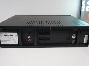 JVC HR-S7711 – Super VHS HiFi Stereo Videorecorder + 2x New TDK 240 Cassettes – PAL