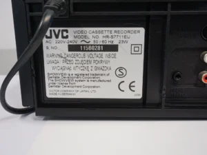 JVC HR-S7711 – Super VHS HiFi Stereo Videorecorder + 2x New TDK 240 Cassettes – PAL
