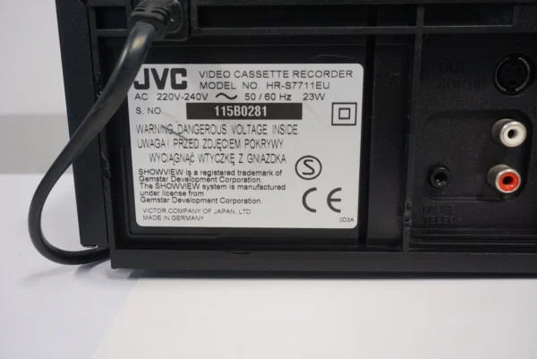 JVC HR-S7711 – Super VHS HiFi Stereo Videorecorder + 2x New TDK 240 Cassettes – PAL
