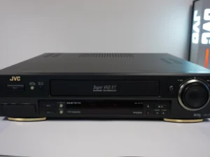 JVC HR-S7711 – Super VHS HiFi Stereo Videorecorder + 2x New TDK 240 Cassettes – PAL