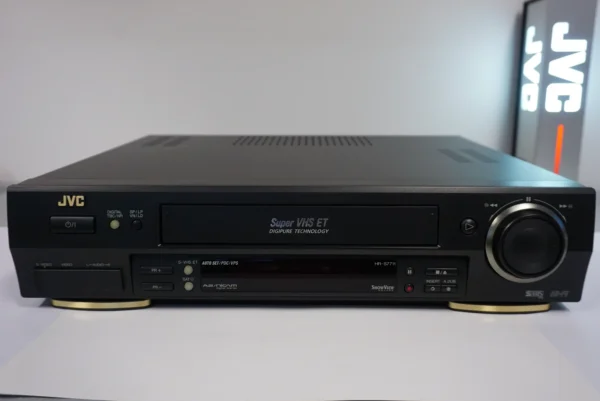 JVC HR-S7711 – Super VHS HiFi Stereo Videorecorder + 2x New TDK 240 Cassettes – PAL
