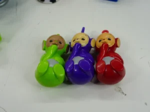 Tomy 2003 Teletubbies Home Hill House w/ Figures Po TinkyWinky Dipsy -incomplete