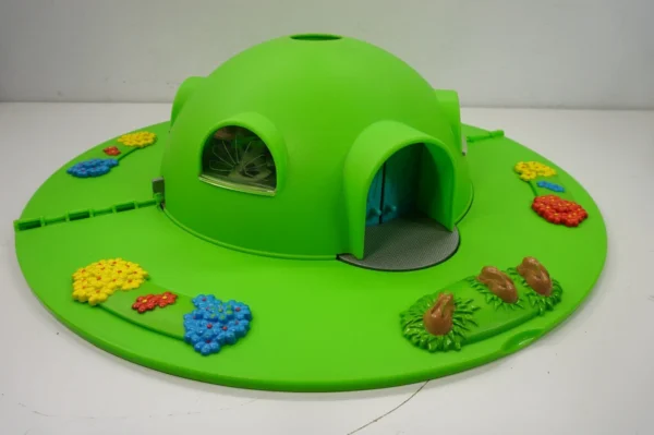 Tomy 2003 Teletubbies Home Hill House w/ Figures Po TinkyWinky Dipsy -incomplete