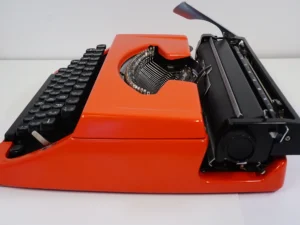 Vintage Brother Deluxe 220 Typewriter – QWERTY Layout – Excellent Condition