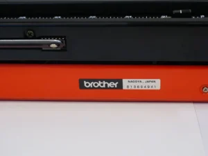 Vintage Brother Deluxe 220 Typewriter – QWERTY Layout – Excellent Condition