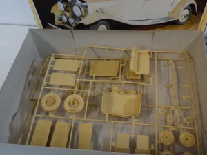 Revell 1934 Rolls Royce Phantom II Continental 1:16 model kit