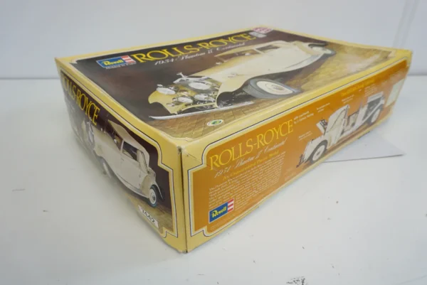 Revell 1934 Rolls Royce Phantom II Continental 1:16 model kit