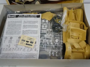 Revell 1934 Rolls Royce Phantom II Continental 1:16 model kit